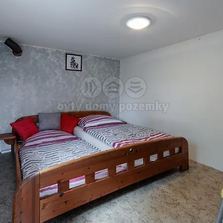Apartmanovy Dum V Rotave